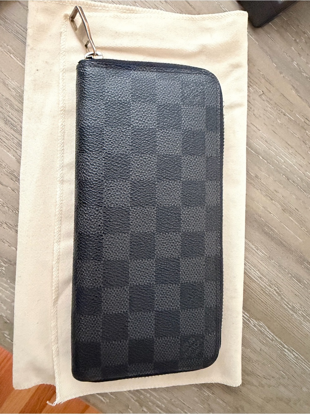 Authentic Louis Vuitton Damier graphite zip around wallet/organizer w/COA